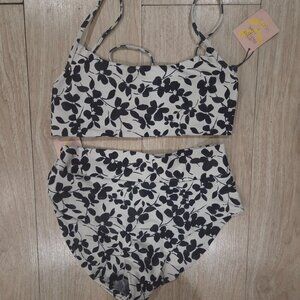 BNWT SKATIE 2 piece set MADDIE & SCARLETTE msrp $149 Lrg
